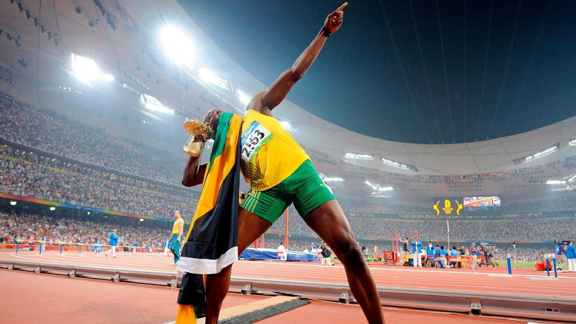 姆巴佩梅开二度助巴黎圣日耳曼逆转晋级 欧冠赛场再显巨星本色