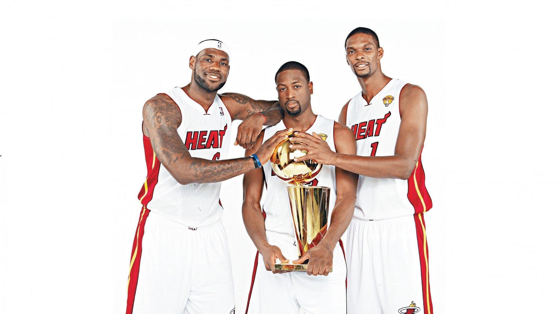 杨毅激情言论引热议，抢篮板要像把对手脑袋拧下来？